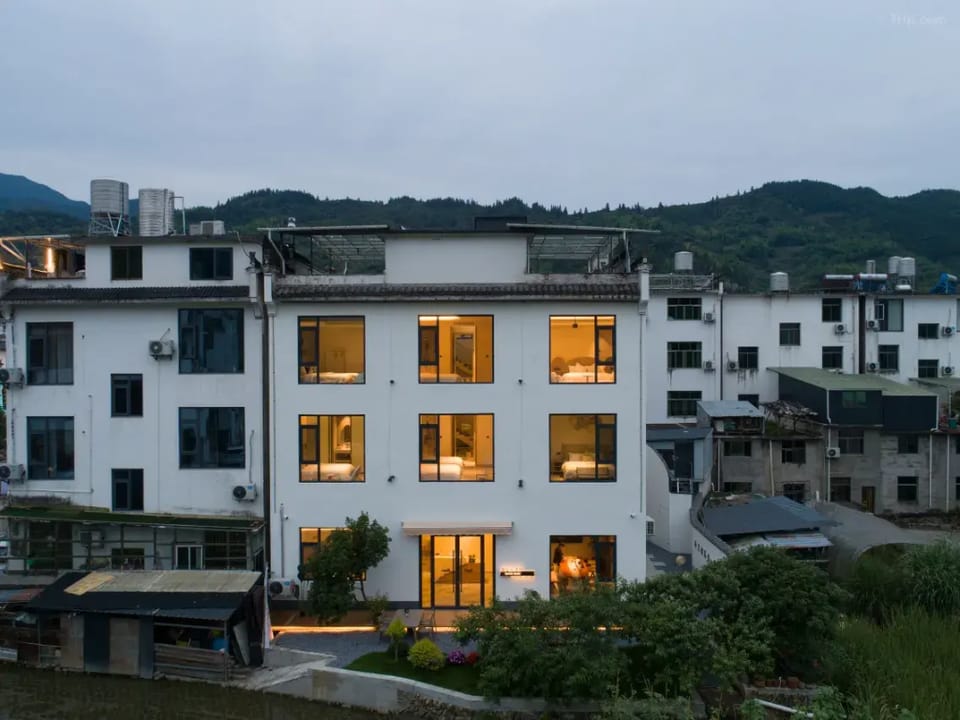 Floral Hotel·Dusk Yunxi Beauty hotel (Wuyuan Huangling Scenic Area Store) Hotel in Zhejiang
