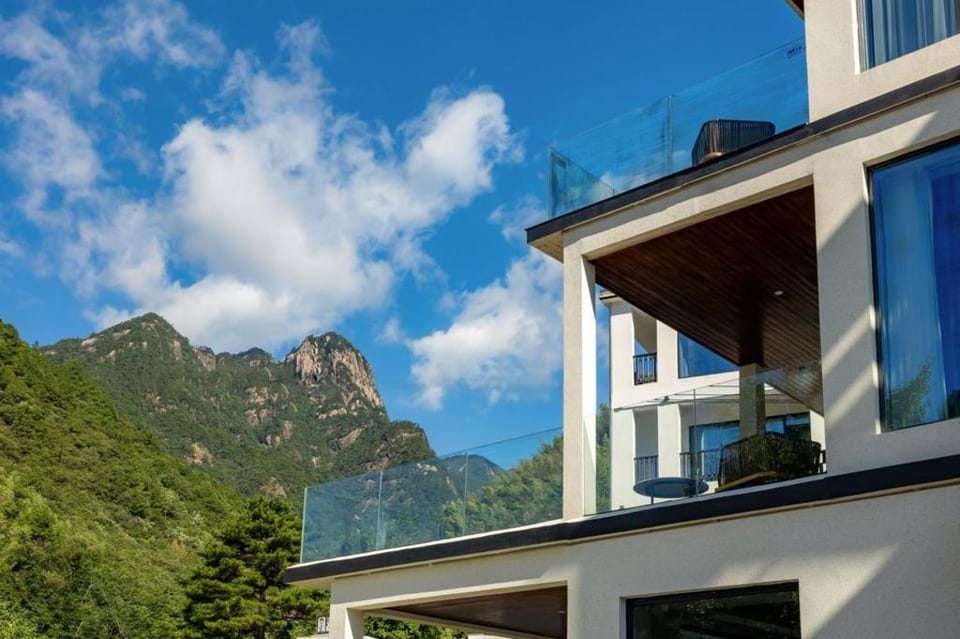 Floral Lux Hotel · Mountain View Terrace Hotel Hotel in Zhejiang