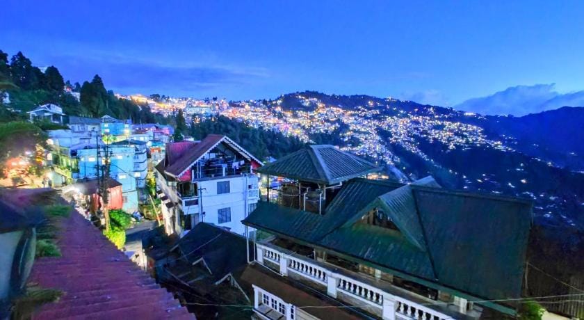 Two Leaves Hotel & Restaurant Hotel in Darjeeling