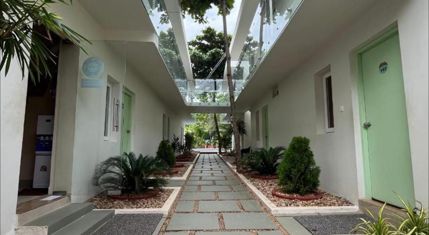 Sunshine Hospitality Hotel in Puducherry
