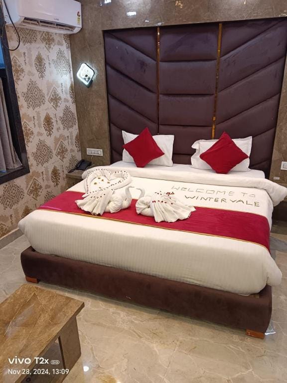 Hotel Dinesh & Restaurant Hotel in India