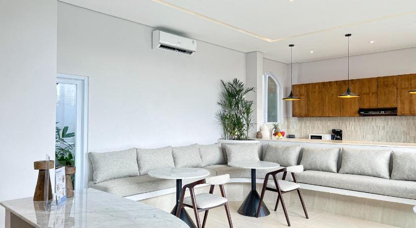 CODYARD LUXURY SUITES Hotel in Kediri