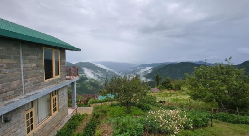 4BHK Villa Kufri Hotel in Himachal Pradesh