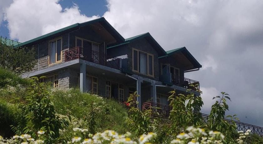 4BHK Villa Kufri Hotel in Himachal Pradesh