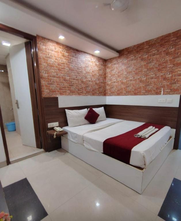 Hotel sky wood at airport Hotel in New Delhi