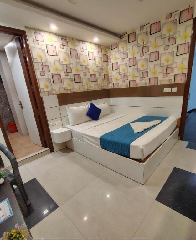 Hotel sky wood at airport Hotel in New Delhi