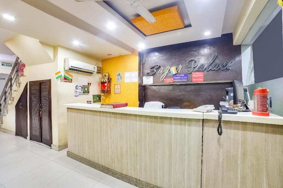Hotel O by OYO Sagar Palace Hotel in New Delhi