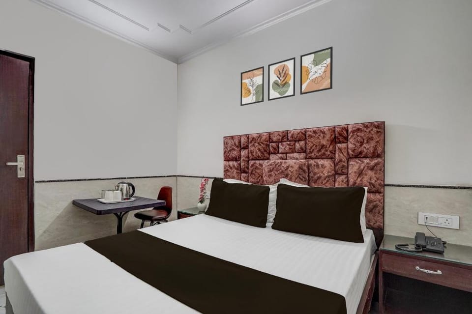 Hotel O by OYO Royal Palace Hotel in New Delhi