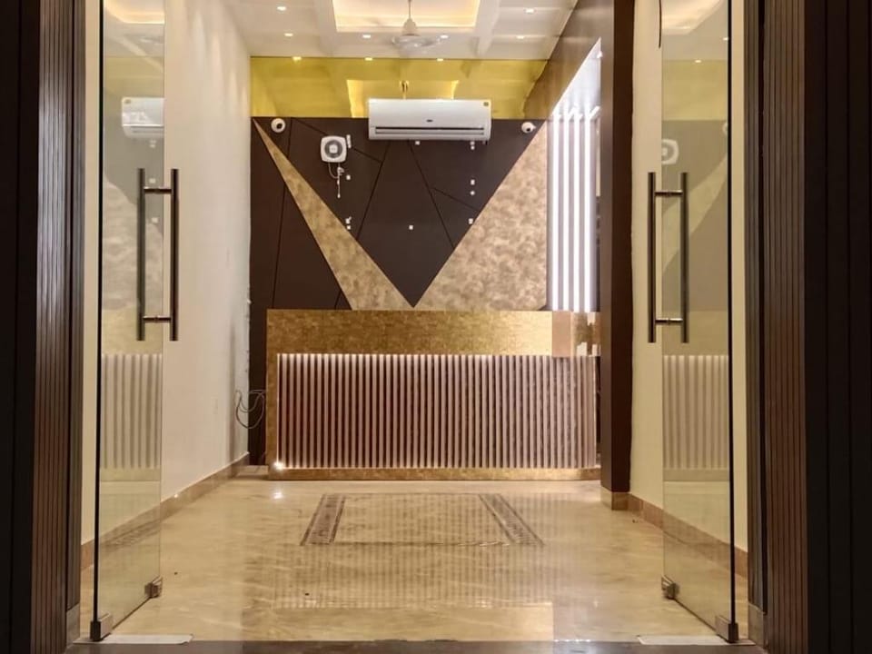 Hotel Vrindavan Palace Varanasi Hotel in Varanasi