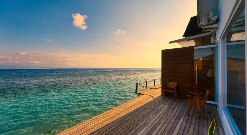 Hoomah Beachfront Hotel in Nusapenida