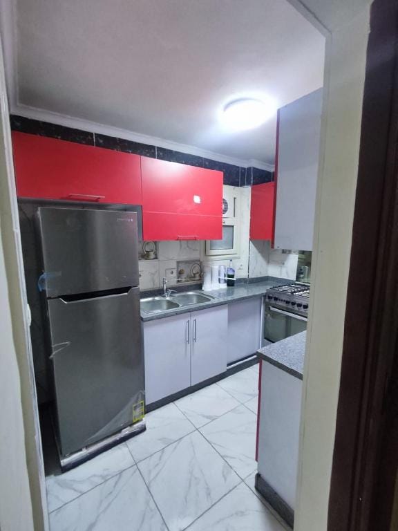 شقه فندقيه بالمندره تبعد 100 متر من الشاطي Hotel in Alexandria