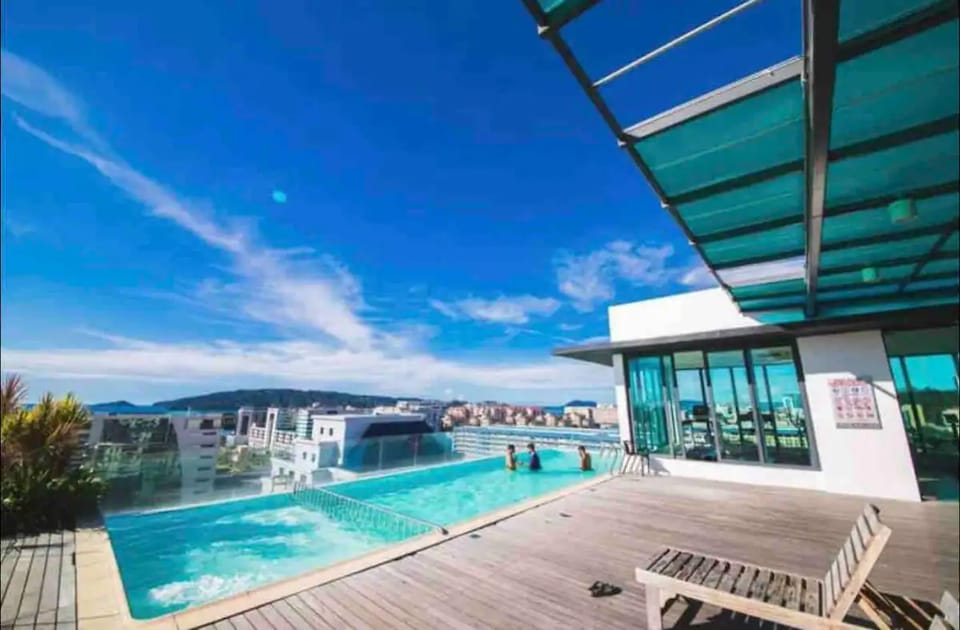 Sky Suites Deluxe Apartment Hotel in Kota Kinabalu