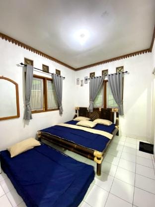 Villa Zayna Villa in Cisarua