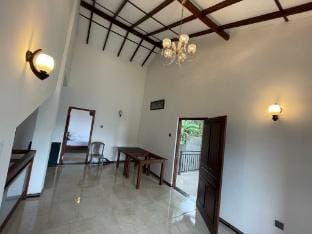 Chanuvilla Villa in Hikkaduwa