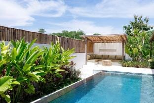 Walk to Beach&Center • 2BR Pool Villa Melati Villa in Bali