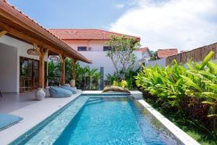 Walk to Beach&Center • 2BR Pool Villa Melati Villa in Bali