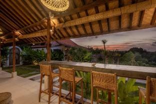 Sunset Green View •3BR Villa • Near Center&Beach Villa in Bali