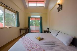 4A/C Bedrooms with attached baths and pvt Garden Villa in Maharashtra