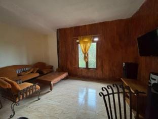 VILLA HAKIM 2 Villa in Cisarua