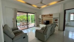 Lai Thai Villa 4 Poolvilla Villa in Rawai