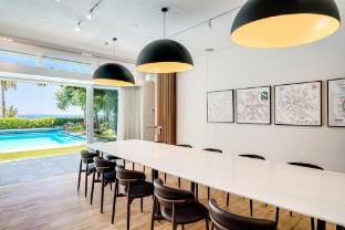 Opulent Spacious Fresnaye Sea View Leonotis Villa Villa in Sea Point