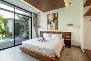Tropical Elegance – 5BR Canggu Villa Near Beach Villa in North Kuta