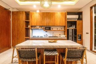 BR Beach Villa in Canggu Overlooking Rice Fields Villa in North Kuta