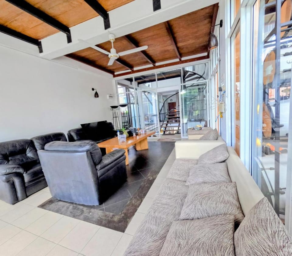 Lake View Villa Bed and Breakfast in Western Province