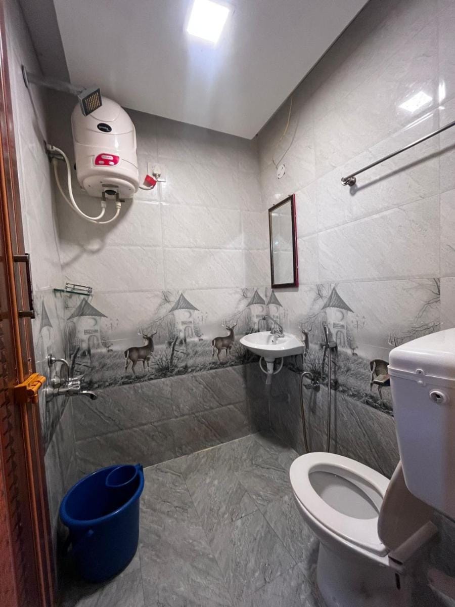 Couple Rooms On Budget Yercaud Hotel in Tamil Nadu