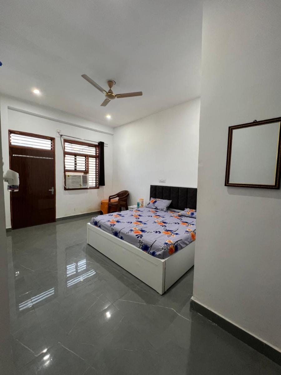 Kamal Kishori Dham Bed and Breakfast in Uttar Pradesh