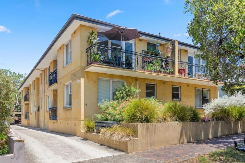 Spacious Stay Near Shops & Cafes in Marrickville Apartment in Marrickville