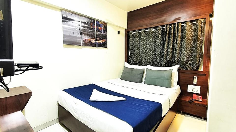 Hotel Express Mindspace Airoli Hotel in Thane
