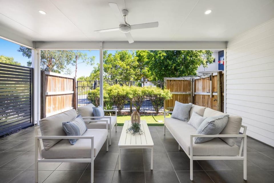 Bright 3-Bed Home with Private Courtyard Vacation rental in Sunshine Coast