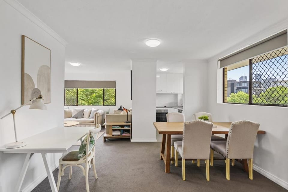 Bright 2-Bed Apartment in Leafy New Farm Apartment in Brisbane