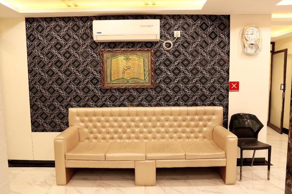 Hotel O by OYO Paradise Guest House Hotel in Kolkata