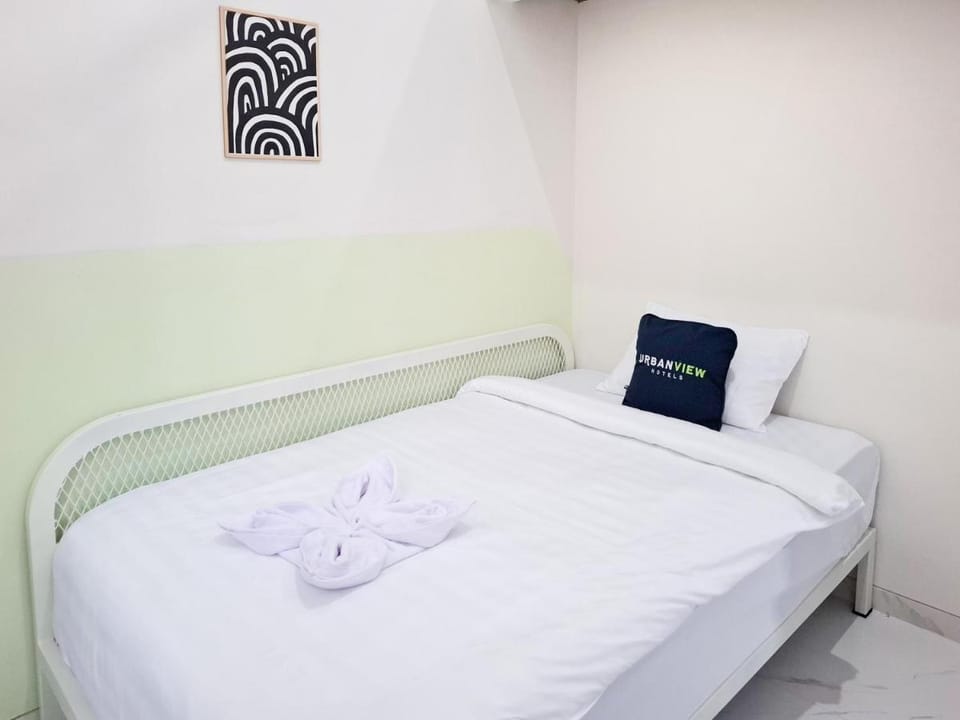 Urbanview Terra Hotel Syariah Near Stasiun Sragen by RedDoorz Hotel in East Java