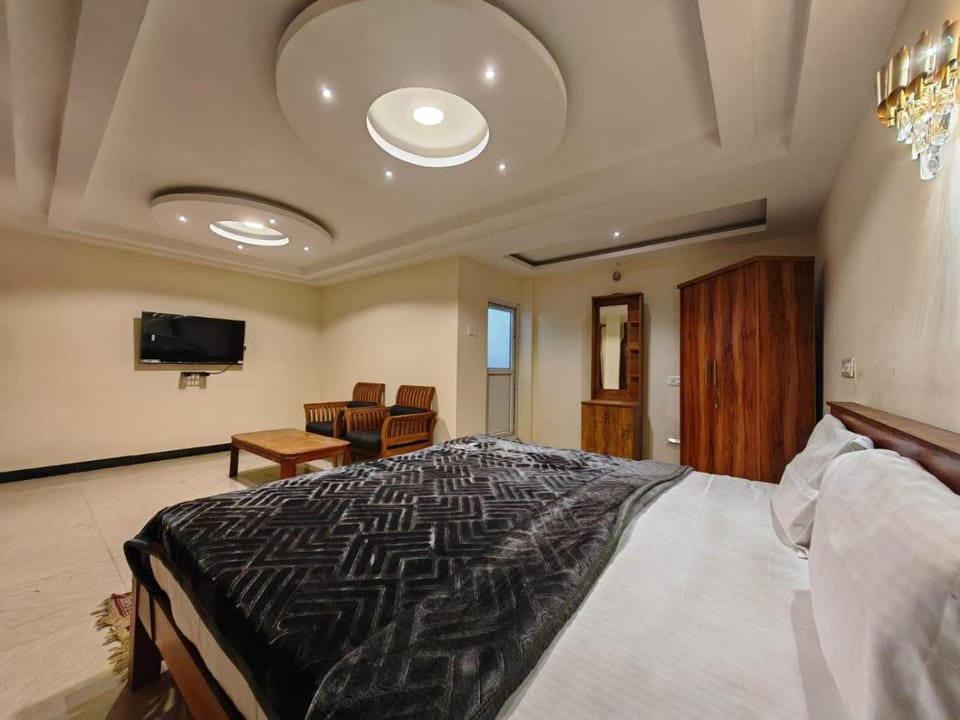 The Hill Bunk Heights Ooty Hotel in Ooty