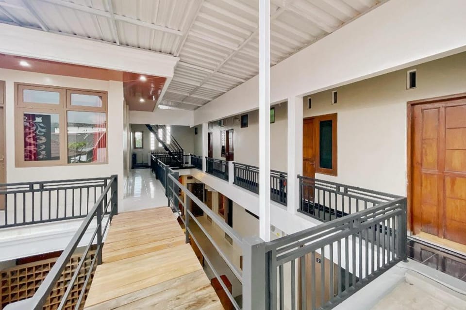 Homestay Syariah Cahaya Panca Arga near Grand Artos Mall Mitra RedDoorz Hotel in Indonesia