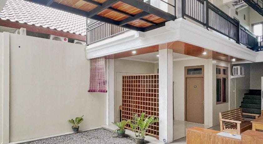 Homestay Syariah Cahaya Panca Arga near Grand Artos Mall Mitra RedDoorz Hotel in Indonesia