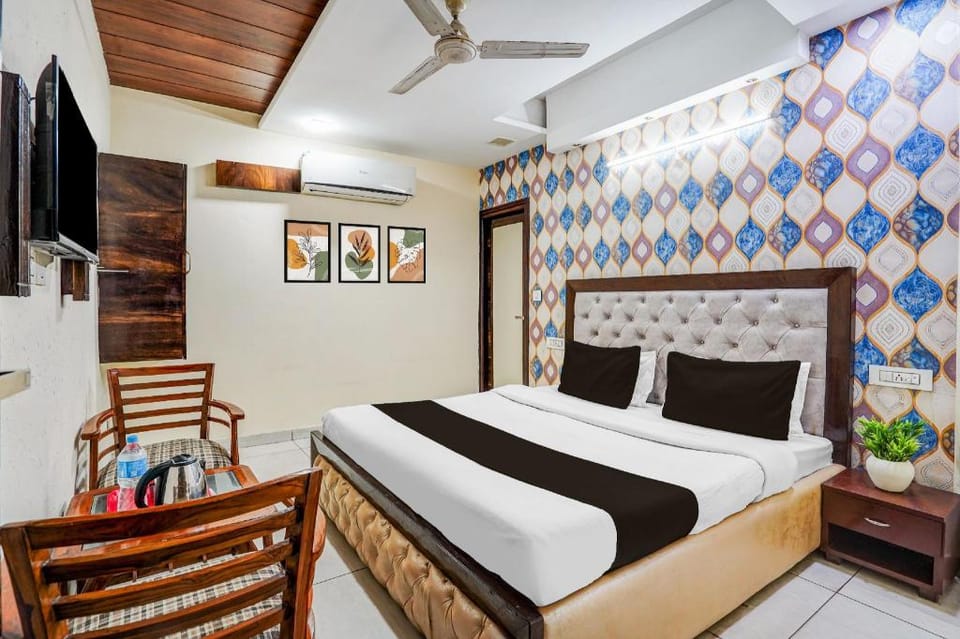 Super Collection O Zirakpur - Patiala Road Formerly Hotel Anvay Hotel in Punjab, India