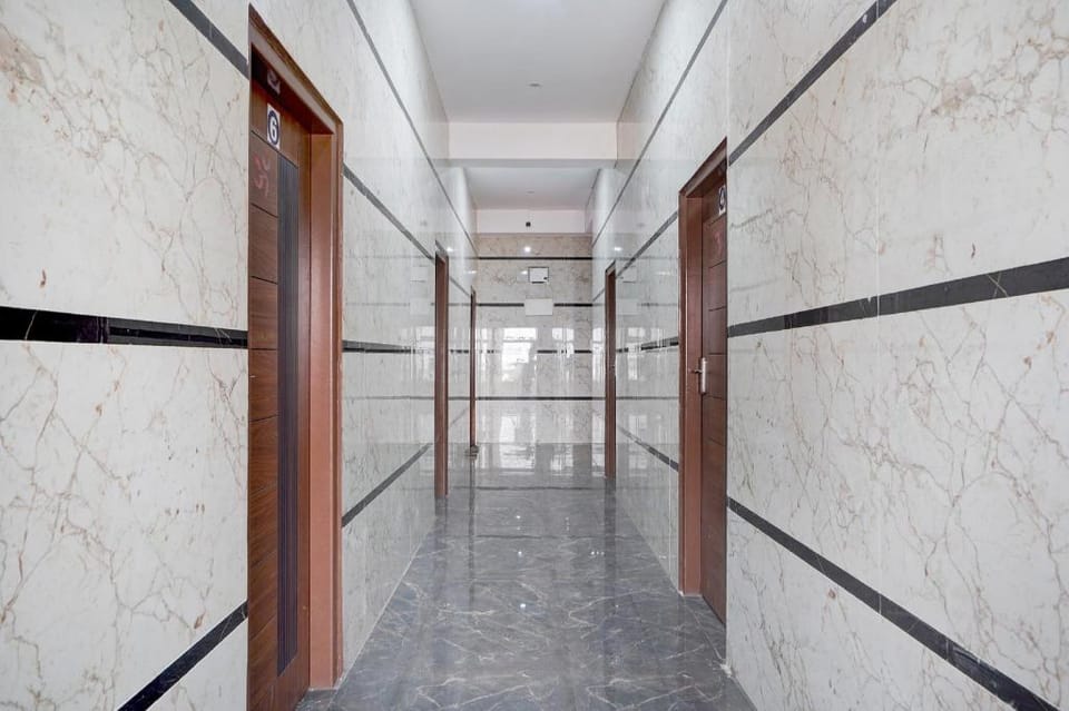 Hotel O Saritha Lodge Hotel in Bengaluru