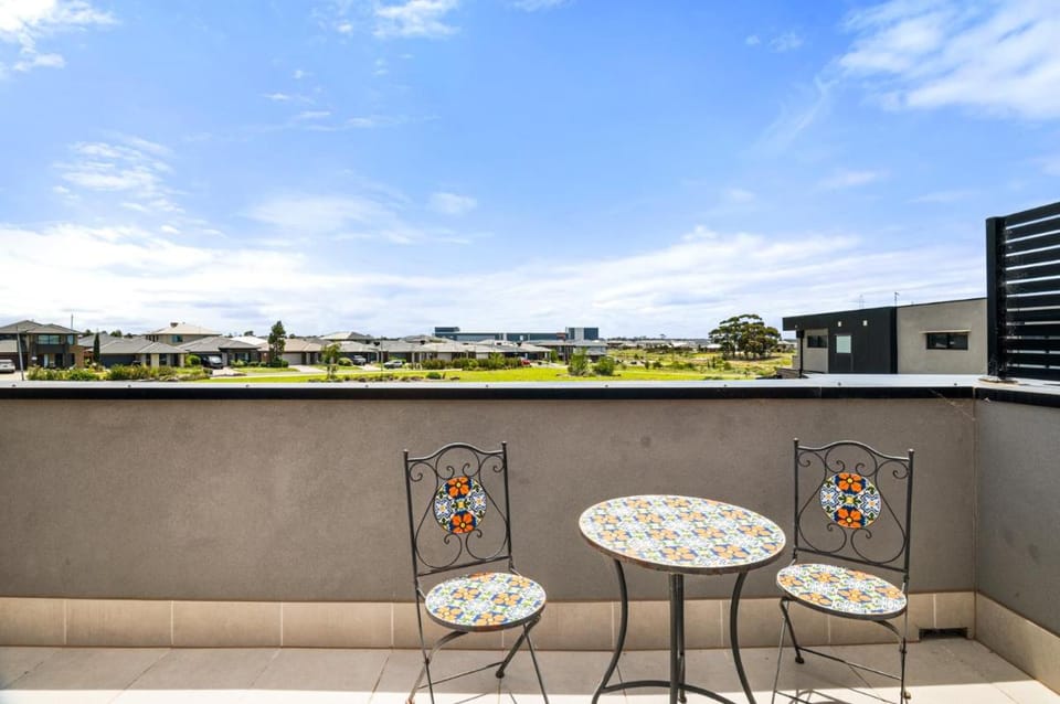 Spacious Tarneit Home with Private Garden Vacation rental in Truganina