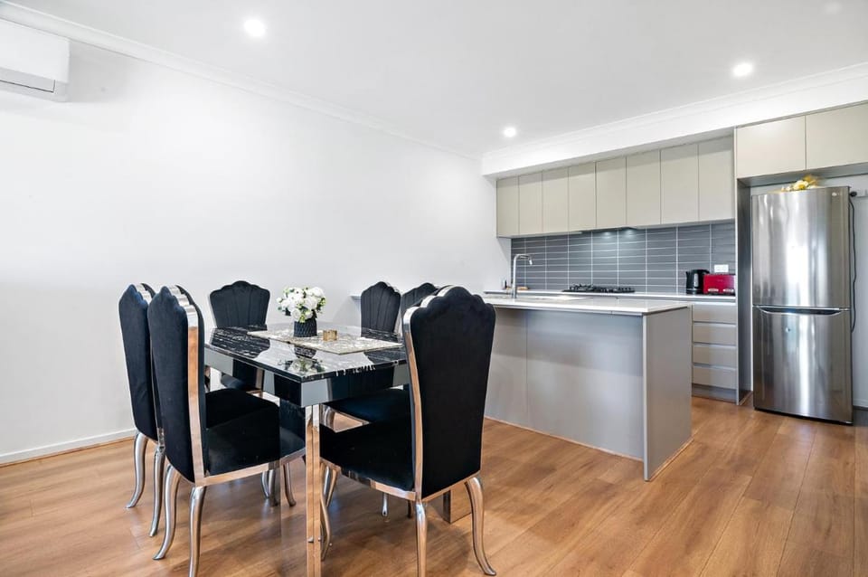 Spacious Tarneit Home with Private Garden Vacation rental in Truganina