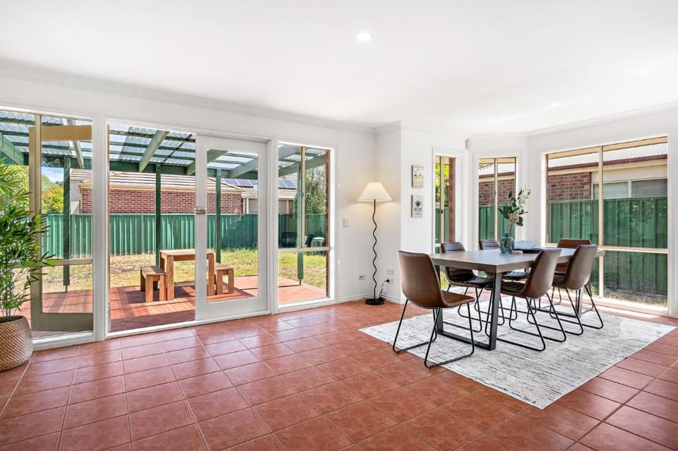 Comfortable Family Stay in Caroline Springs Vacation rental in Truganina