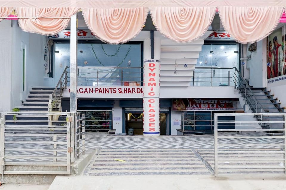 Hotel O Radhe Palace Hotel in Lucknow