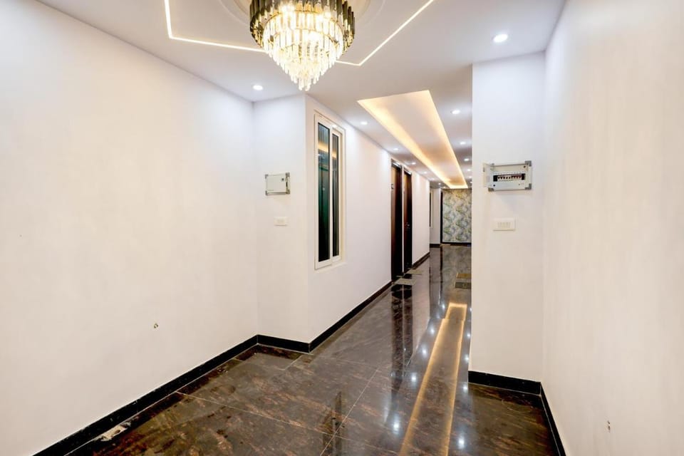 Hotel O Radhe Palace Hotel in Lucknow