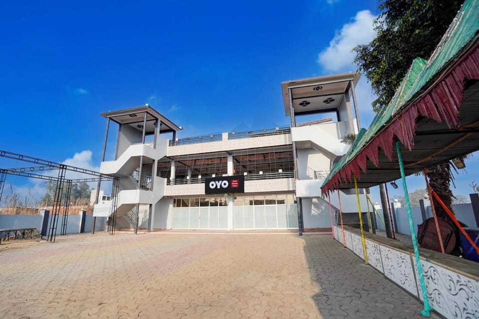 SPOT ON Bhatiya Palace Hotel in Uttar Pradesh