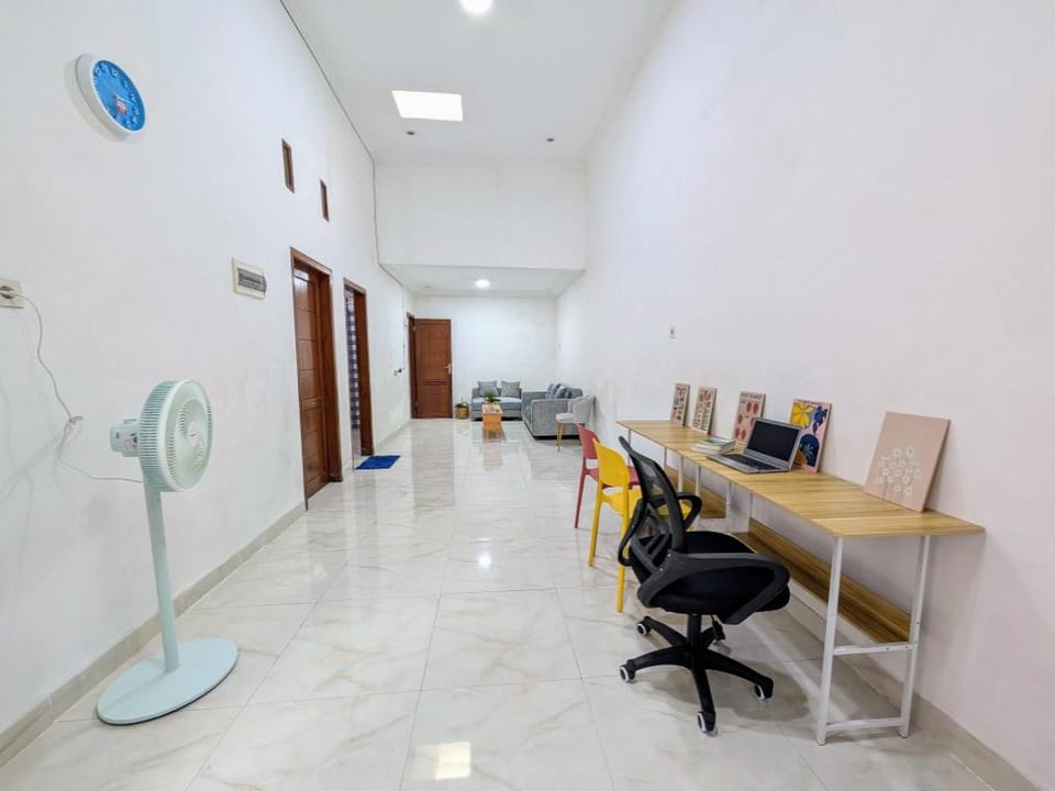 Chill-Inn Sukomanunggal Syariah Hotel in Surabaya