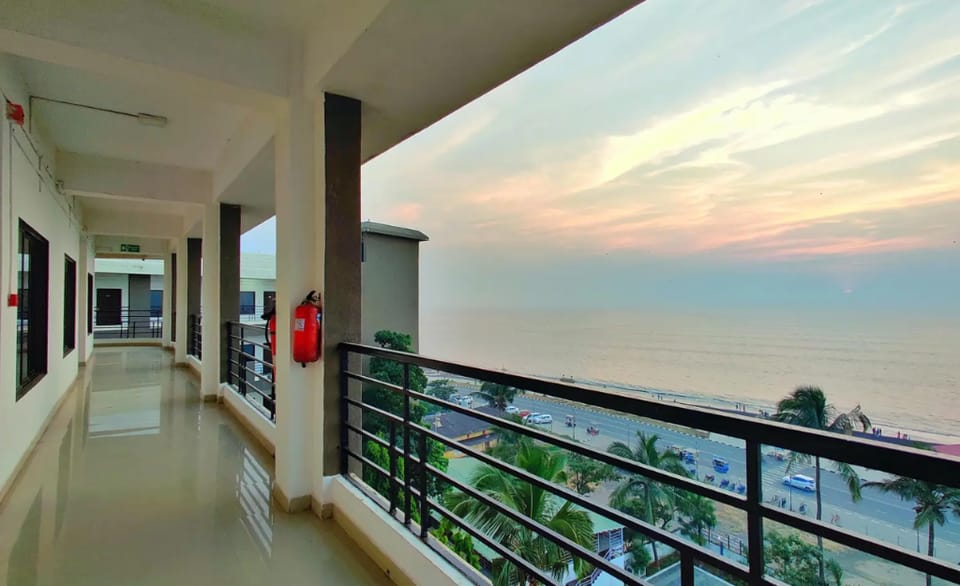 Paahun Hotels  SPA  Lounges Hotel in Gujarat