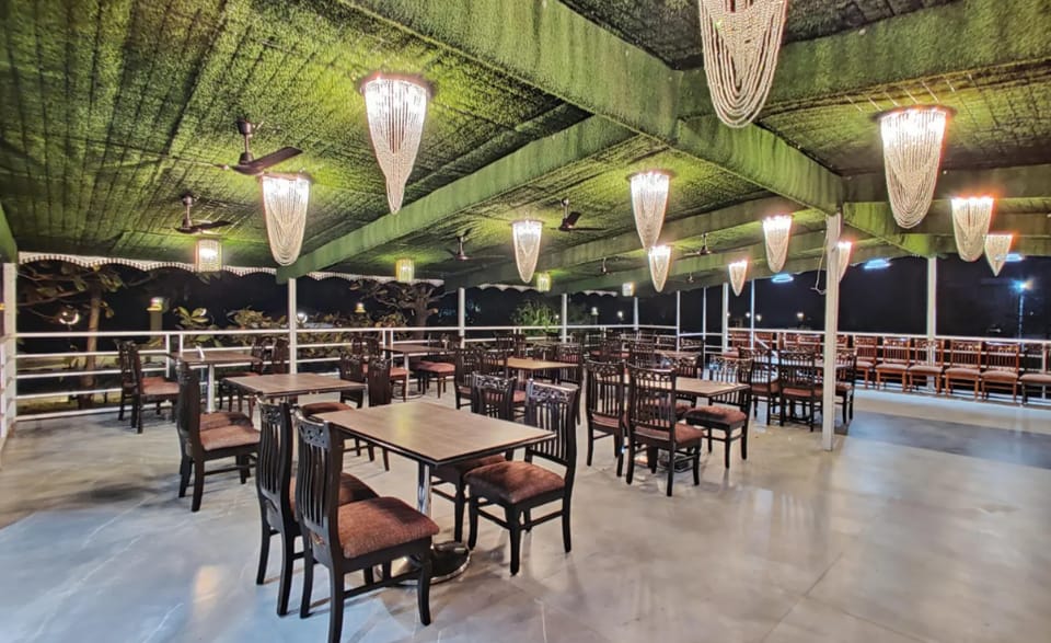 Paahun Hotels  SPA  Lounges Hotel in Gujarat